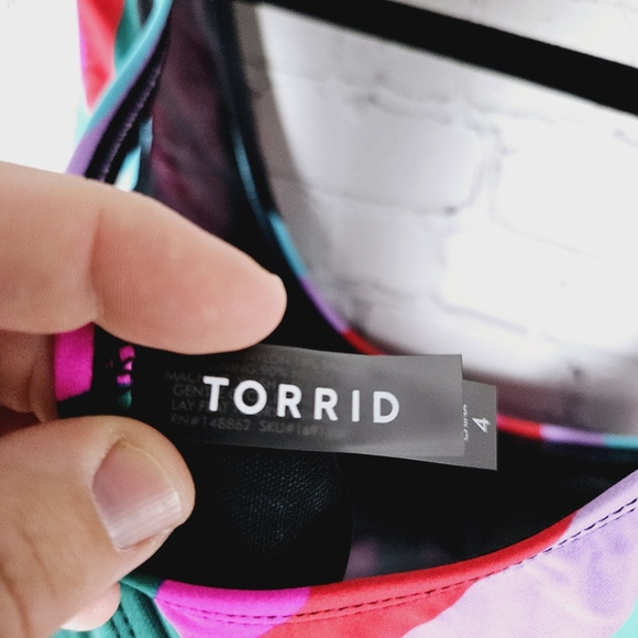 TORRID | wireless scoop bikini swim bathing suit top - Picture 4 of 6